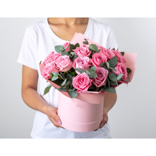 Букет розовых роз в коробке "Романтик" Букет розовых роз в коробке "Романтик"