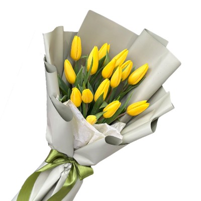 Букет 15 желтых тюльпанов