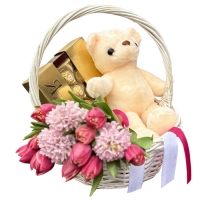 Подарочная корзина с мишкой "Love you" Подарочная корзина с мишкой "Love you"