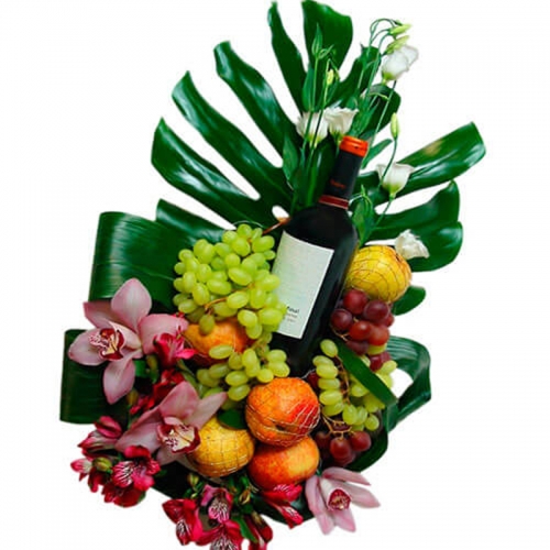 Цветочная композиция "Фрукты и вино"