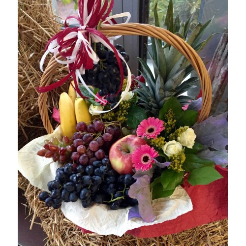 Подарочная корзина с фруктами "Виноградное изобилие" Подарочная корзина с фруктами "Виноградное изобилие"