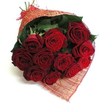 Букет из 11 красных роз 60см "Дольче Вита"